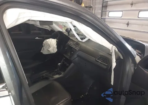 2019 Volkswagen Tiguan 2.0T Se/2.0T Sel/2.0T Sel R-Line/2.0T Sel R-Line Black z USA, uszkodzony, nr VIN 3VV3B7AX3KM062327